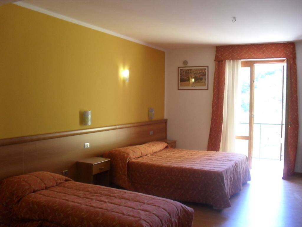 Hotel Montebaldina San Zeno di Montagna Oda fotoğraf