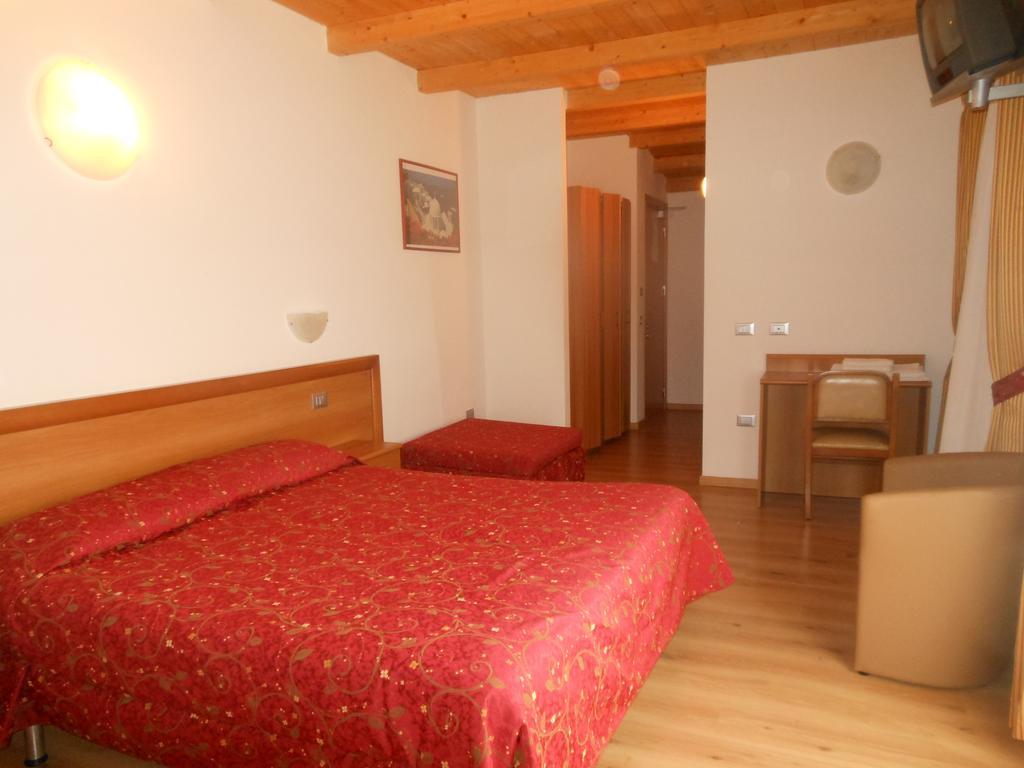 Hotel Montebaldina San Zeno di Montagna Dış mekan fotoğraf